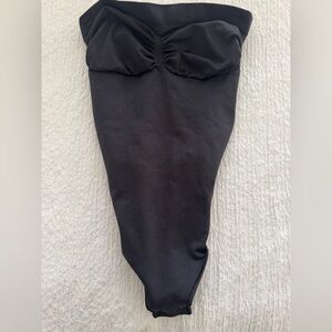 SKIMS Black Body Suit, Thong Style, Strapless - Size Large